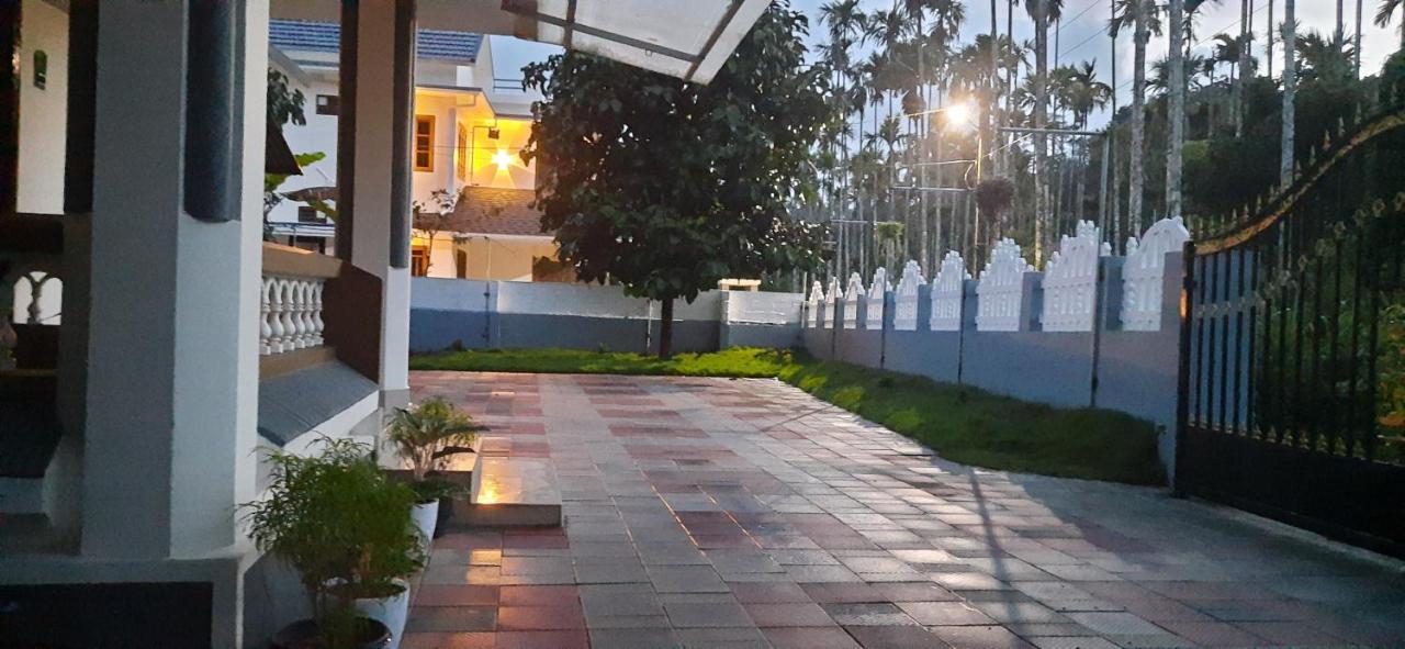 Nest Mdy Apartman Mananthavadi Kültér fotó